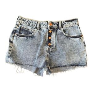 ʚ Zara Original denim wear shorts with distressed details ɞ